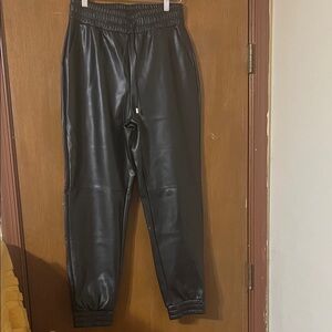 bebe Black Ankle Cropped Pants